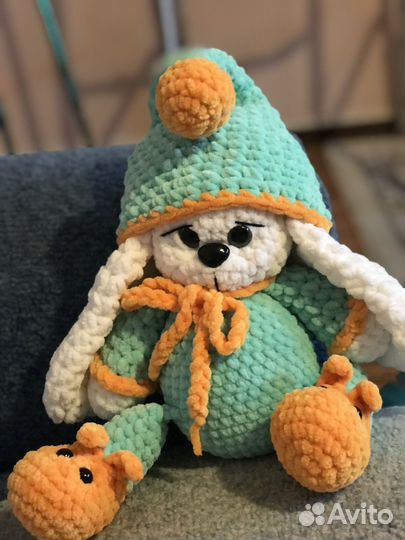 Вязаное Плюшовый зайчик