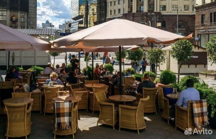 Зонт уличный для кафе, веранды, террасы. В наличии