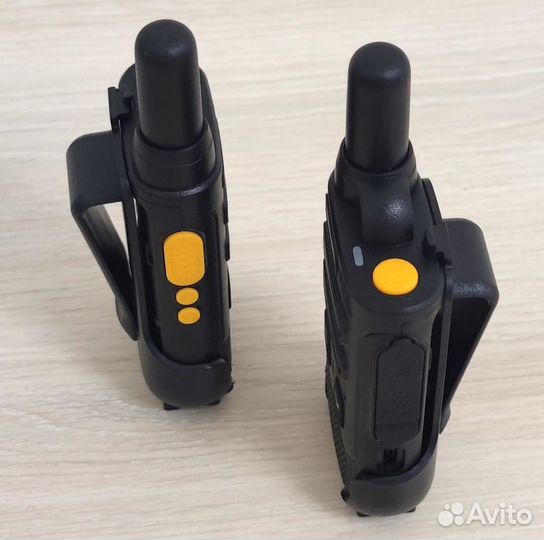 Рация-радиостанция в комплекте с наушниками