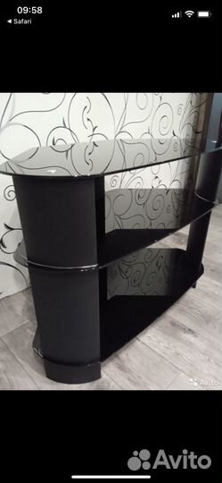 Столик стеклянный под телевизор