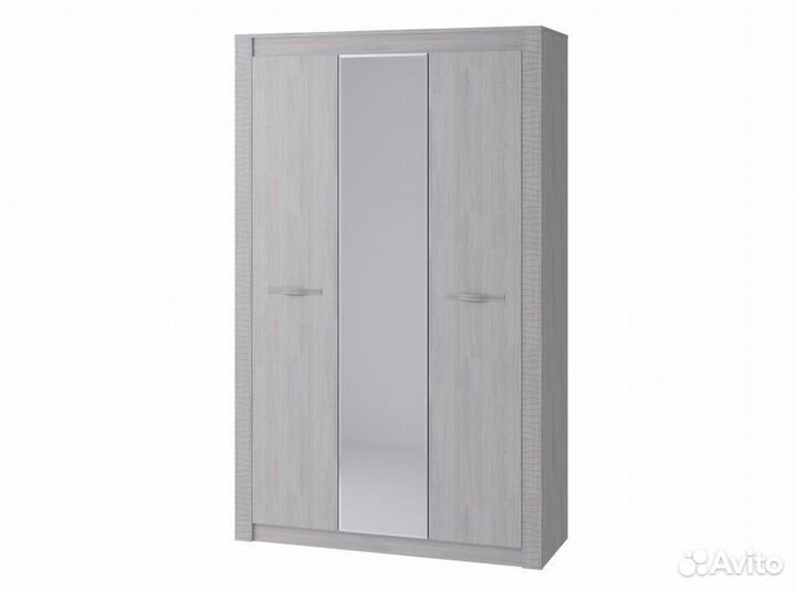 Шкаф трёхстворчатый 