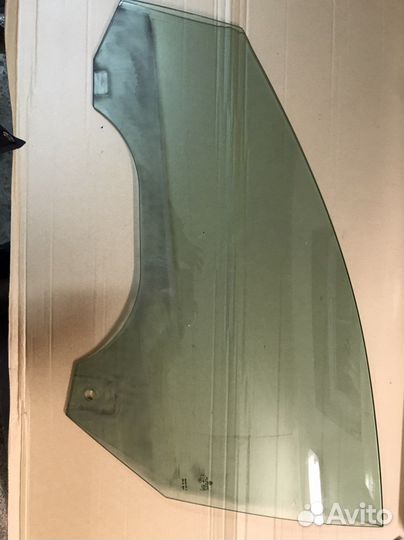 Стекло передней левой двери VW Passat CC