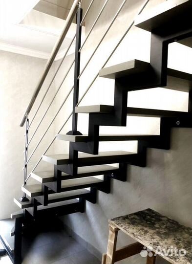 Лестницы г-образные