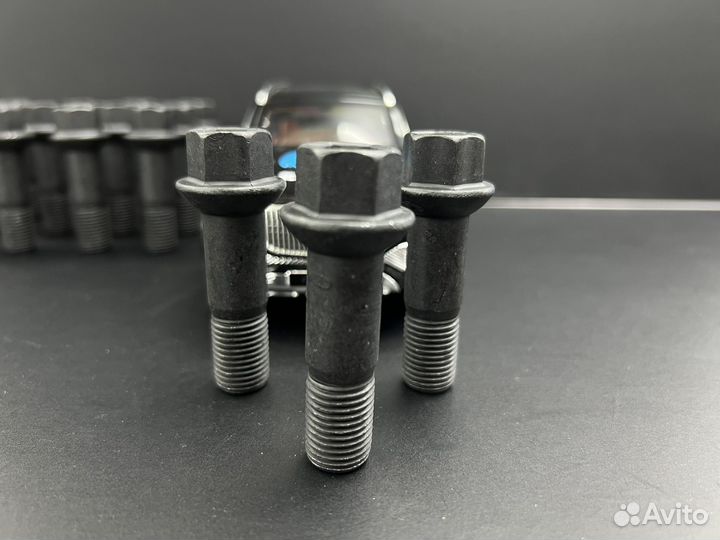 Колесные болты Mercedes G class W463