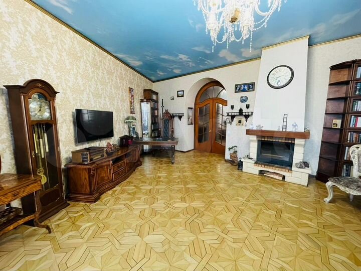 3-к. квартира, 115 м², 5/6 эт.