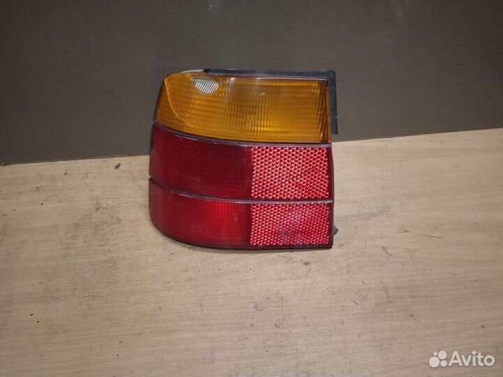 Фонарь задний левый bmw 5 E34 бмв 5 E34
