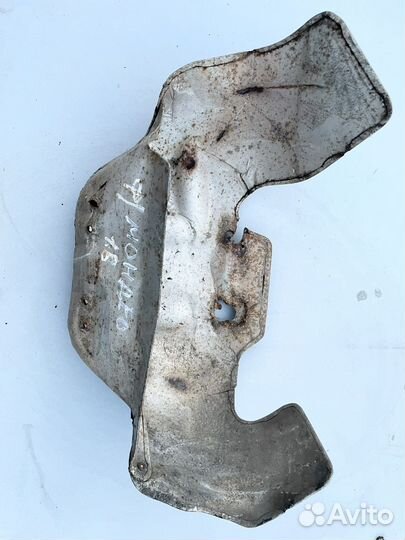 Тепловой экран коллектора Ford Mondeo 2