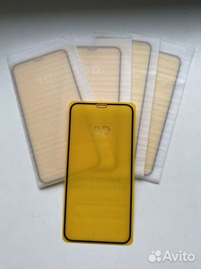 Защитное стекло на iPhone 11