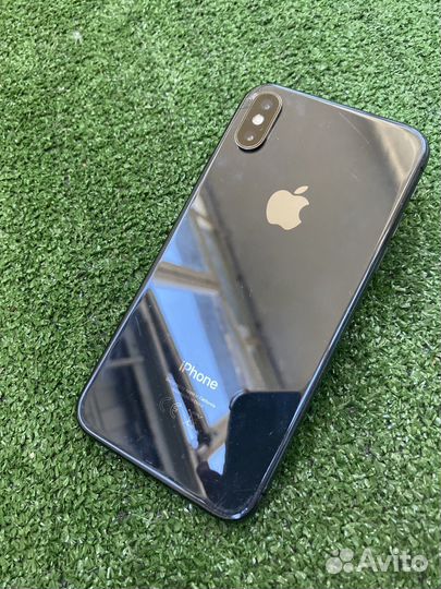 Телефон iPhone 10