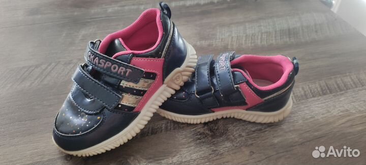 Кроссовки детские 23размер