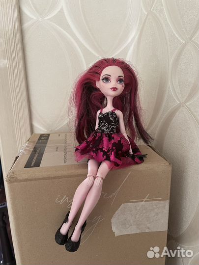 Кукла Монстер Хай Дракулаура оригинал б/у
