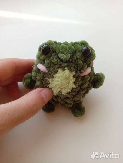 Вязаная игрушка жабка