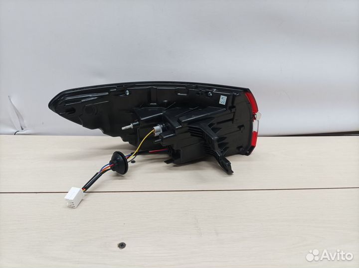 Фонарь правый внешний Coolray Sport SX11 2019