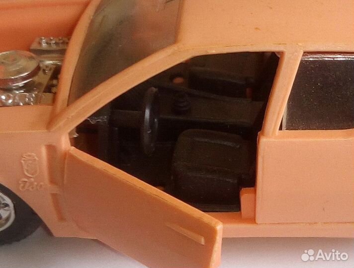 Iso Rivolta, пластмасса, М1:43