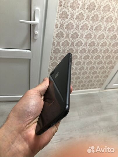 iPhone 8 Plus, 64 ГБ