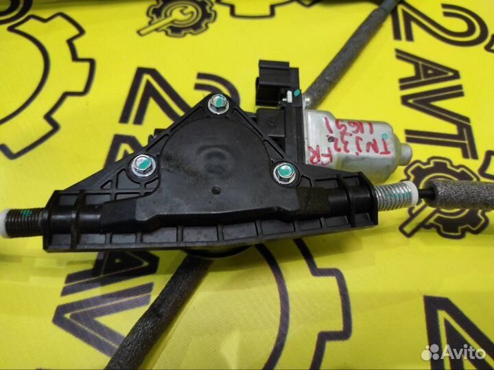 Стеклоподъемник передний правый Nissan Teana TNJ32