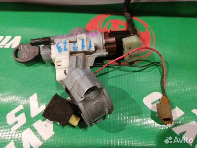 Замок зажигания Nissan Terrano lbyd21 TD27T