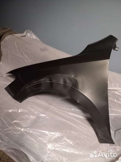 Крыло переднее левое