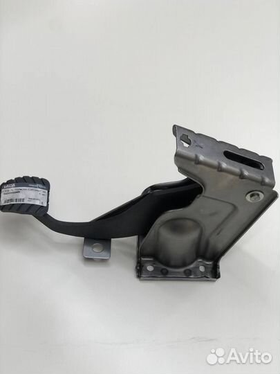 Педаль тормоза с кронштейном Лада Веста в сборе