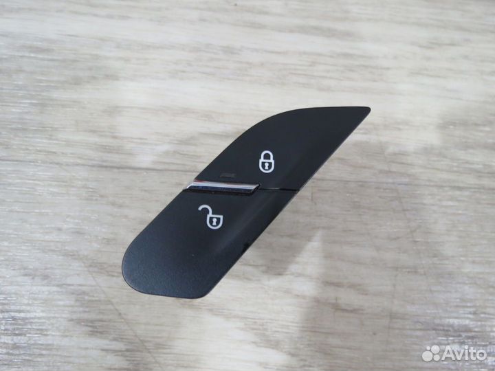 Кнопка центрального замка Porsche Macan