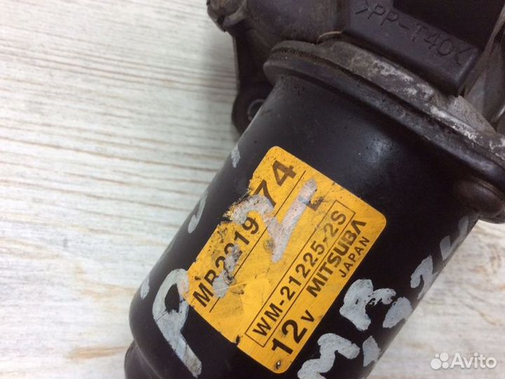 Моторчик стеклоочистителя передний Mitsubishi