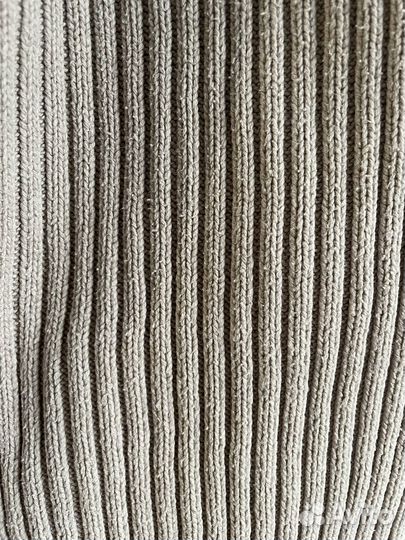 Жилет вязаный