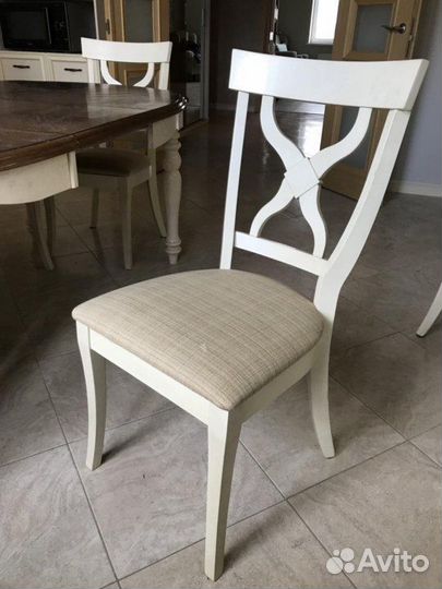 Обеденный стол