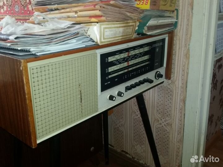 Продам ретро радиолу рекорд 311