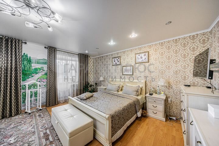 3-к. квартира, 125 м², 3/10 эт.