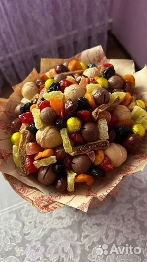 Сладкий букет из конфет