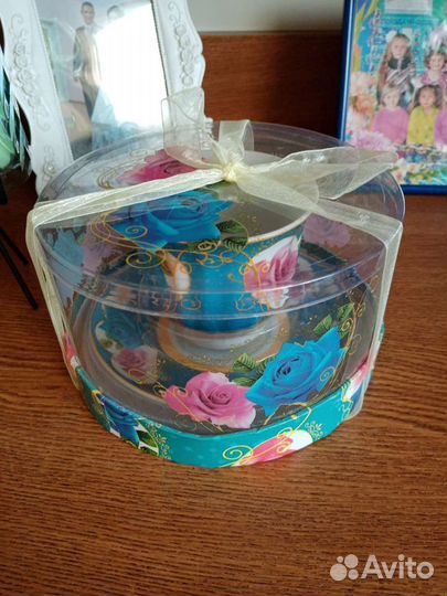 Бокал с блюдцем