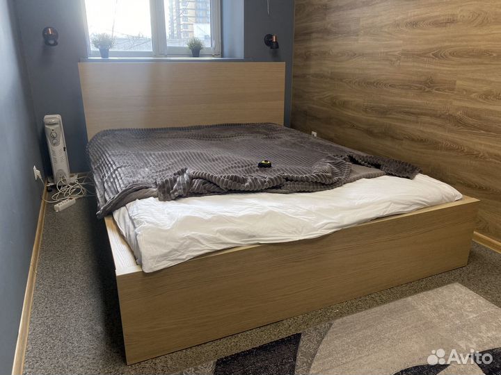 Кровать двухспальная 160х200 с матрасом