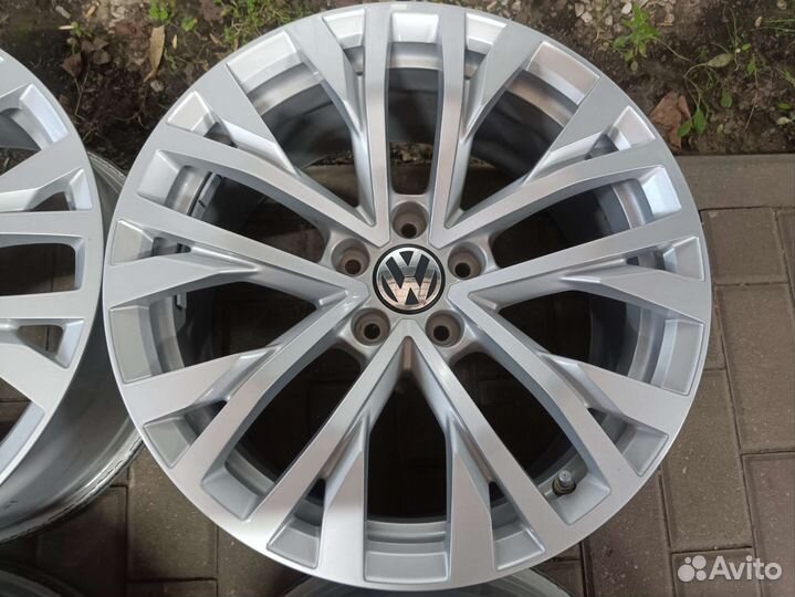 Оригинал VW r-18 (5x112) 4 шт. как новые