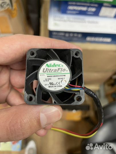 Вентилятор UltraFlo 0.75A 4pin