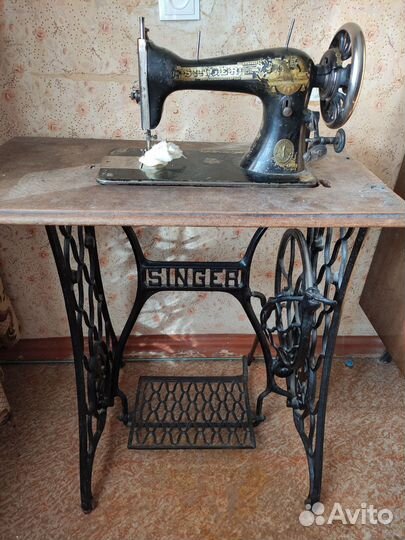 Швейная машина Singer со станиной