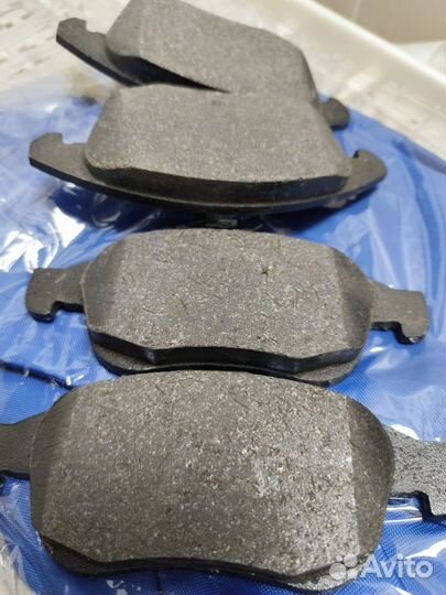 Тормозные колодки Valeo