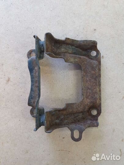 Кронштейн двигателя Toyota Crown S170 1JZ