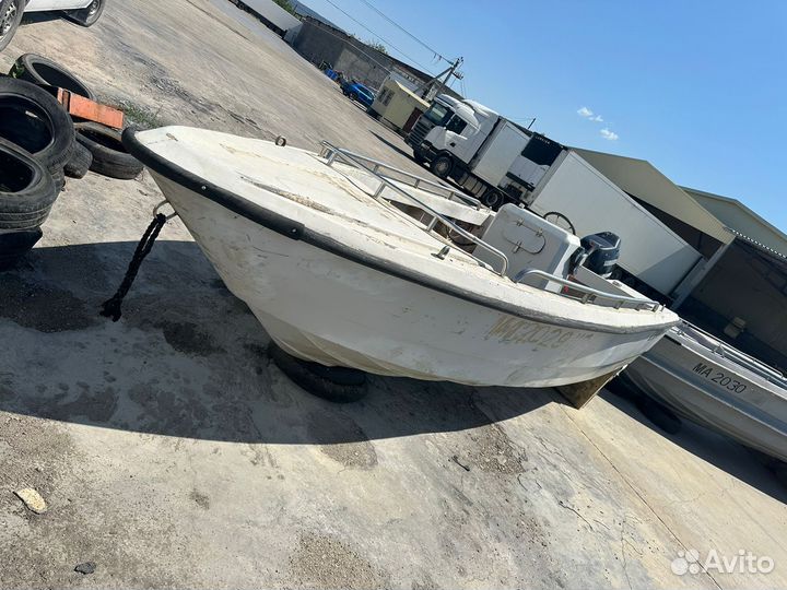 Лодка с мотором