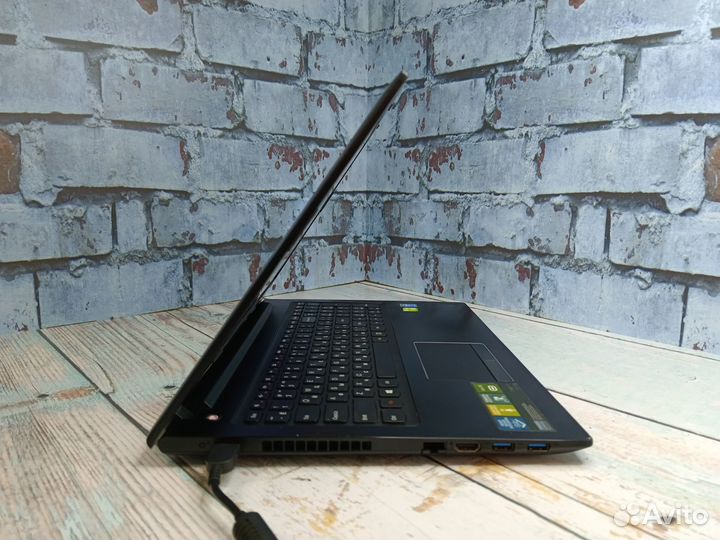 Игровой ноутбук Lenovo i3/2видеокарты/8Gb/SSD