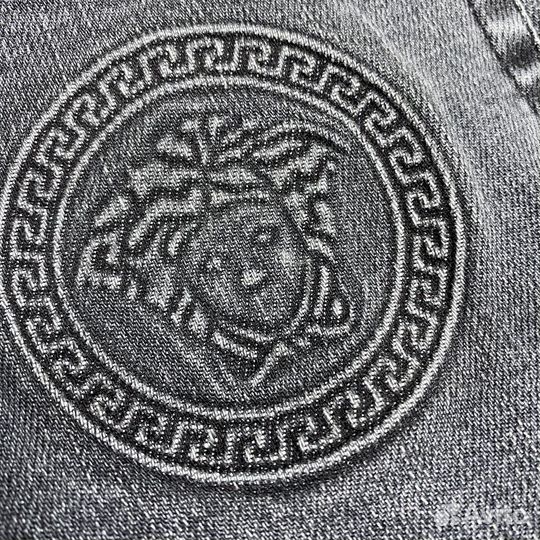 Джинсы versace
