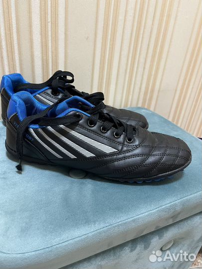 Футбольные бутсы