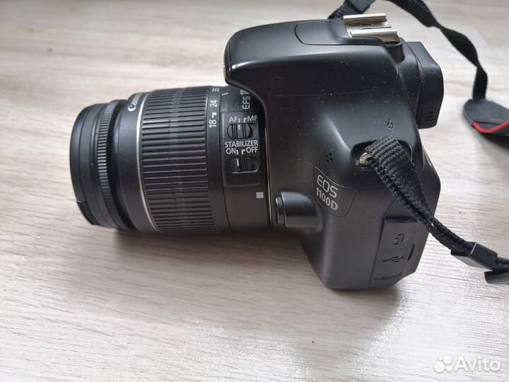 Зеркальный фотоаппарат Canon 1100D