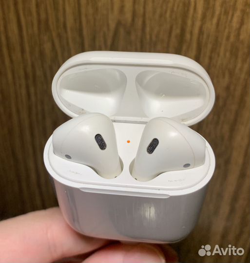 AirPods (2-го поколения)