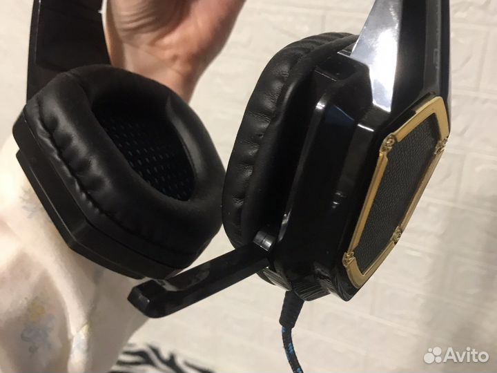 Наушники с микрофоном