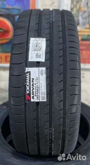 Yokohama Advan Sport V105T 285/45 R21 113Y
