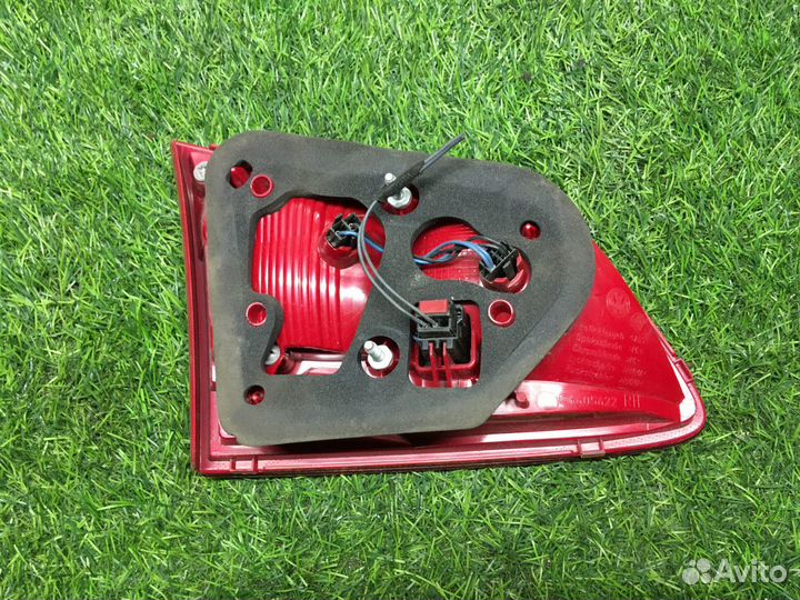 Фонарь задний внутренний правый VW Passat B7