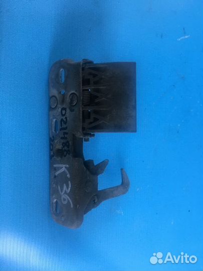 Крюк замка капота volkswagen Passat B7 2011-2015