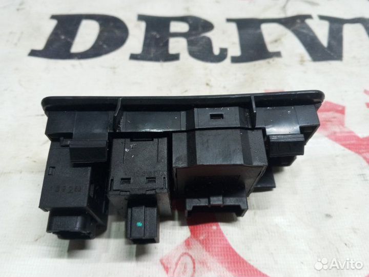 Кнопка коллектора фар Lifan Cebrium 720 седан 1.8