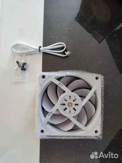 Lian Li uni fan slv2 120 и uni fan P28