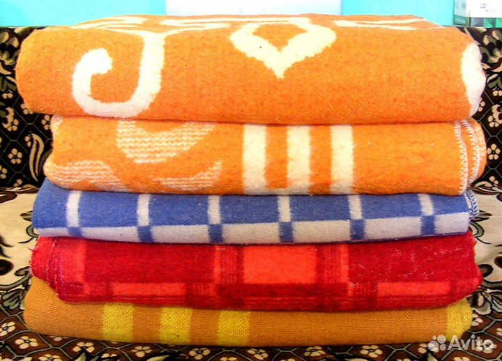 Покрывала и одеяла на кровать или тахту